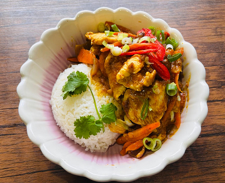 F2. Thai Massaman (nuts) Chicken Curry With Jasmine Rice 